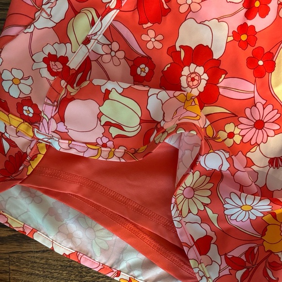 Avia athletic vibrant floral shorts - Picture 3 of 6